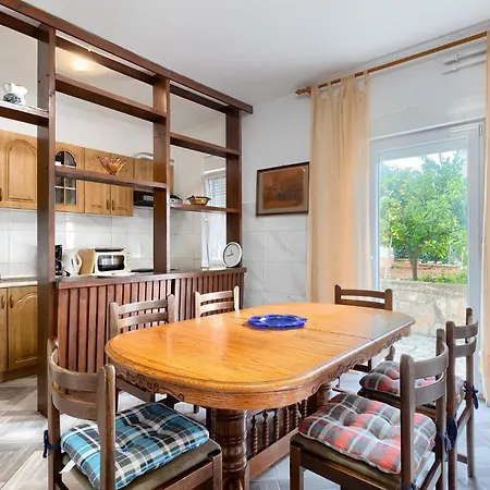 Erla Apartment *