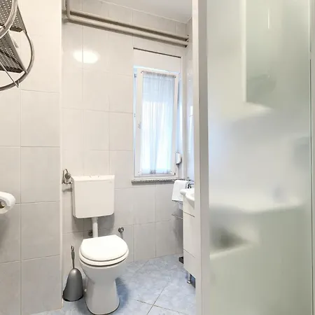 Erla Apartment *