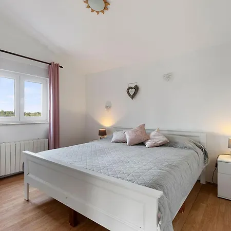 Erla Apartment *