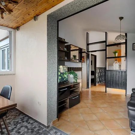 Erla Банджоле