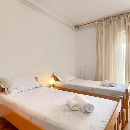 Apartment Erla *